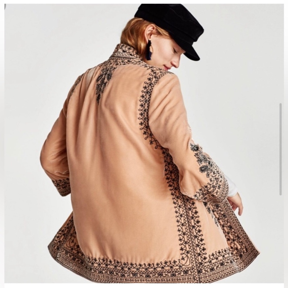 *RARE* Zara Pink Velvet Embroidered Kimono